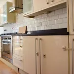 Spacious, Bright & Modern 3 Bedroom Family Home