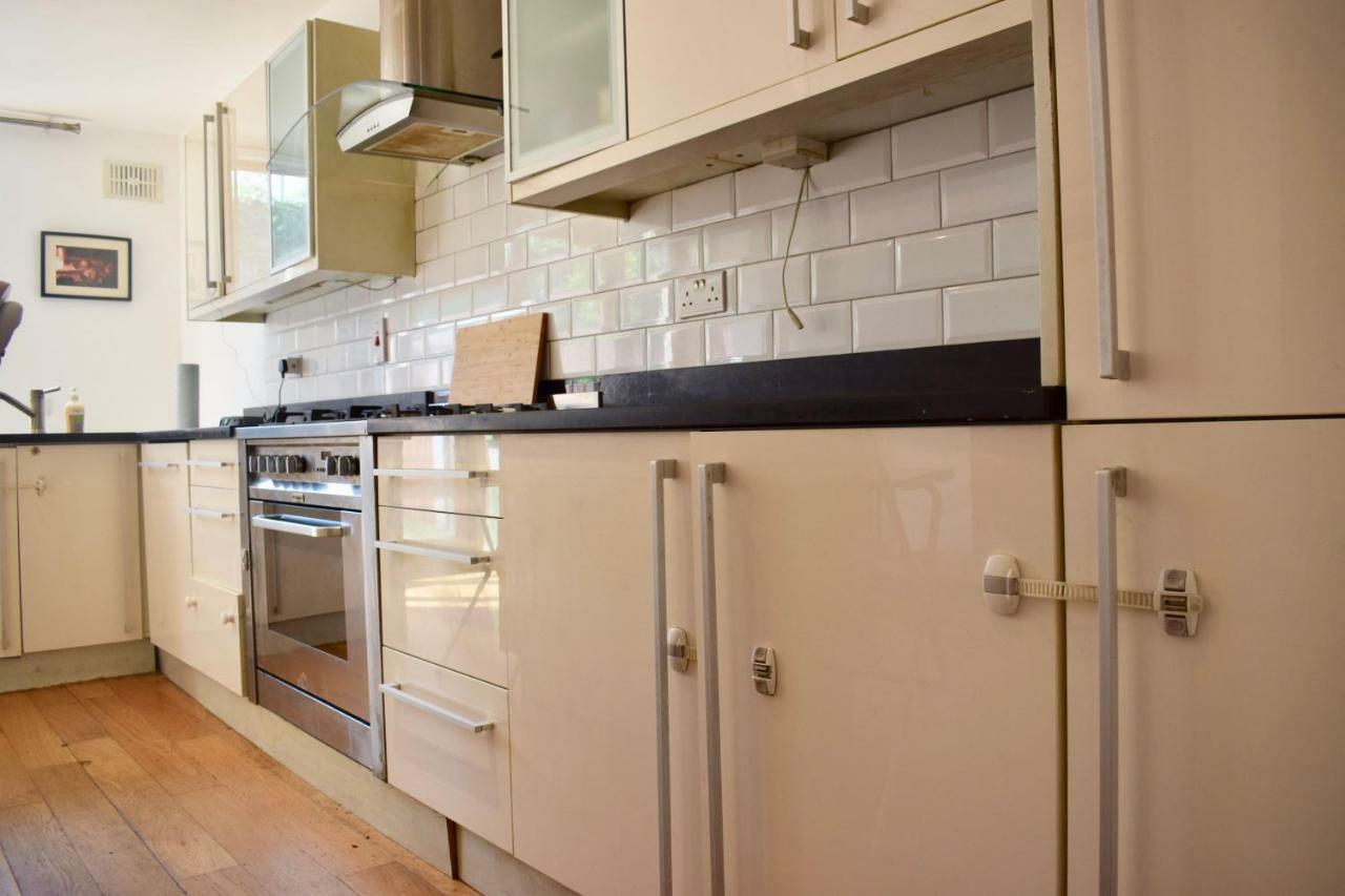 Holiday home Spacious, Bright & Modern 3 Bedroom Family *