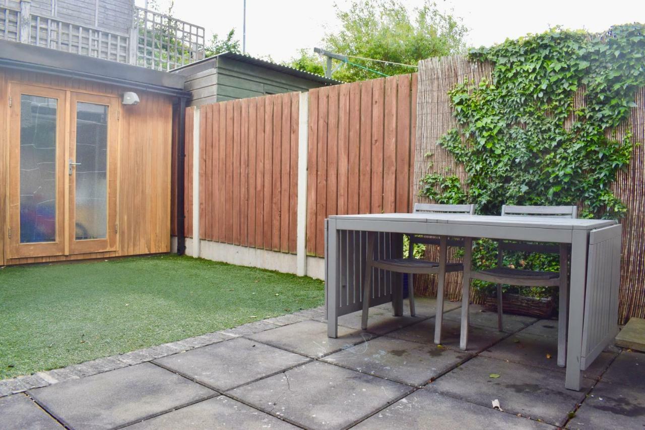 Spacious, Bright & Modern 3 Bedroom Family Holiday home *